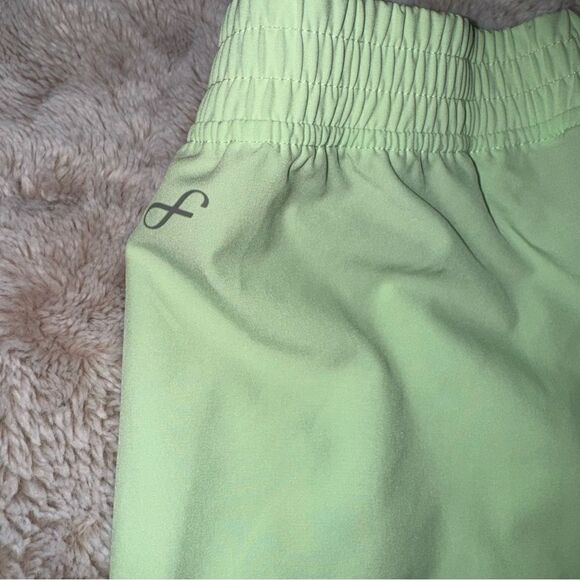 Mint Green FREELY Workout Shorts size XL like new - Picture 2 of 7
